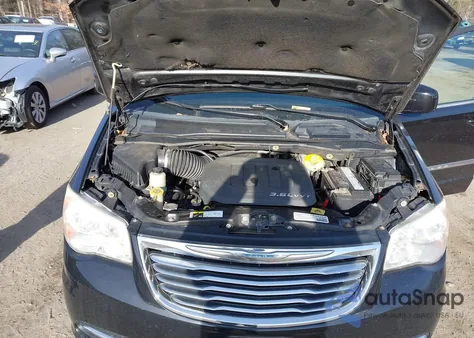 2014 Chrysler Town & Country Touring z USA, uszkodzony, nr VIN 2C4RC1BG7ER455410